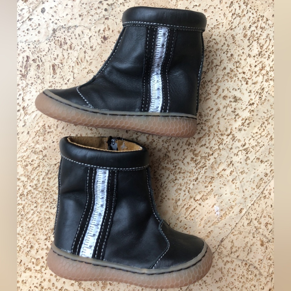 LIVIE & LUCA Black Leather Ruler Measuring Tape Boots Size 4
